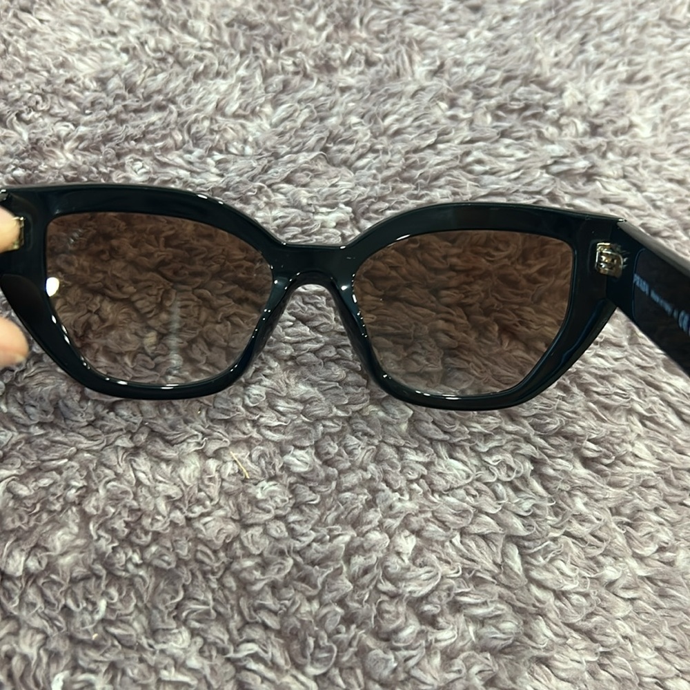 Prada sunglasses - Picture 8 of 16